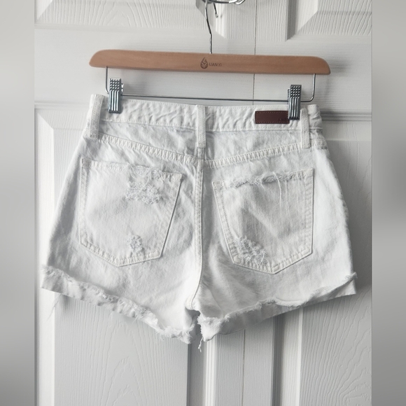 Abercrombie&fitch annie high-rise short. Size:25/0. Color:white - Picture 2 of 5